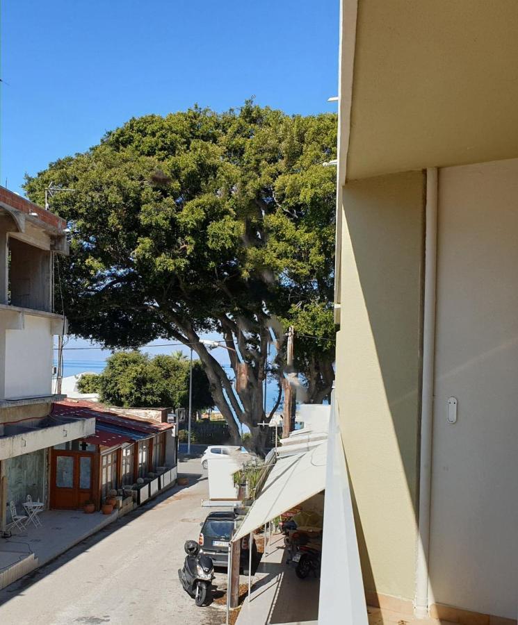 Blue Eyes Apartments Ixia  Exterior photo