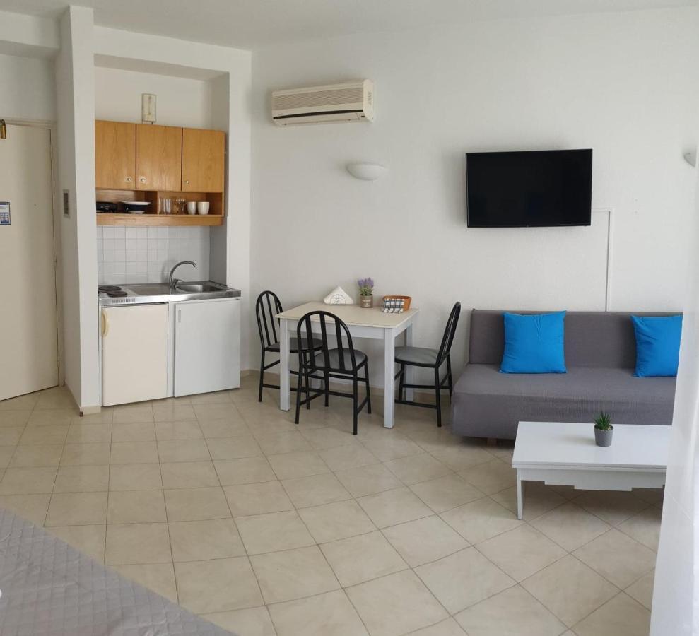 Blue Eyes Apartments Ixia  Exterior photo