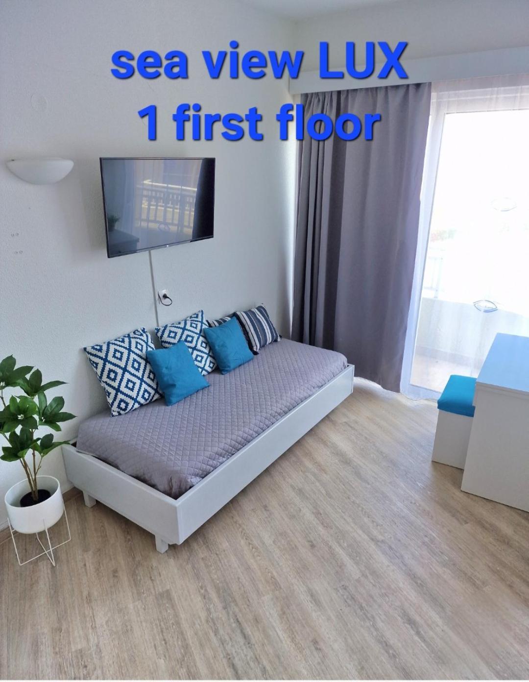 Blue Eyes Apartments Ixia  Room photo